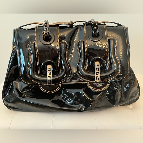 Leather brand name bag - Picture 2 of 8